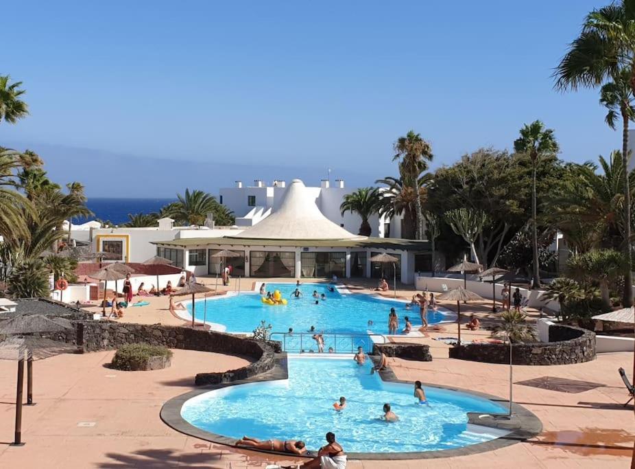 Apartamento Taisa Playa Roca Costa Teguise Exterior foto