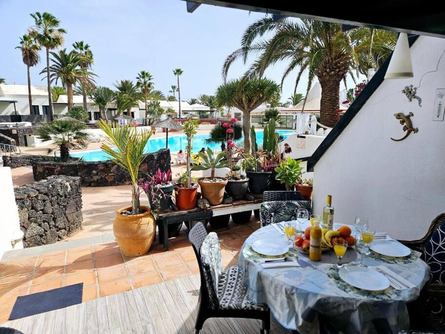Apartamento Taisa Playa Roca Costa Teguise Exterior foto